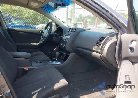 2010 Nissan Altima 2.5 S z USA, uszkodzony, nr VIN 1N4AL2AP8AN416827